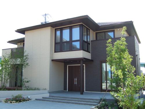 輕鋼結(jié)構(gòu)房屋適合農(nóng)村建房嗎，過(guò)來(lái)人：我看行