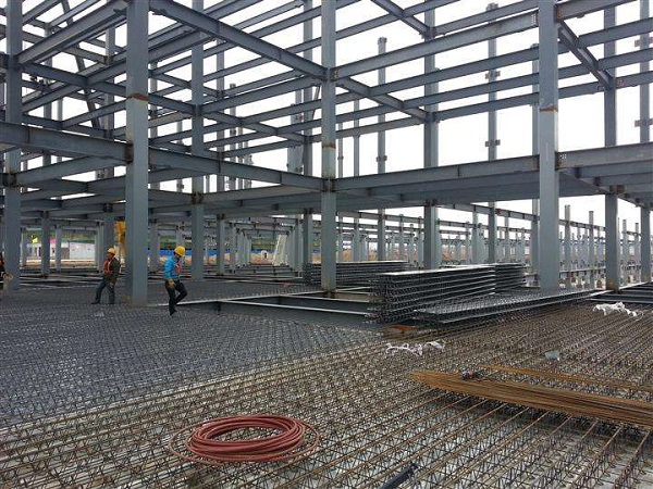 鋼筋桁架樓承板廠家：除了價格，你還需了解這些