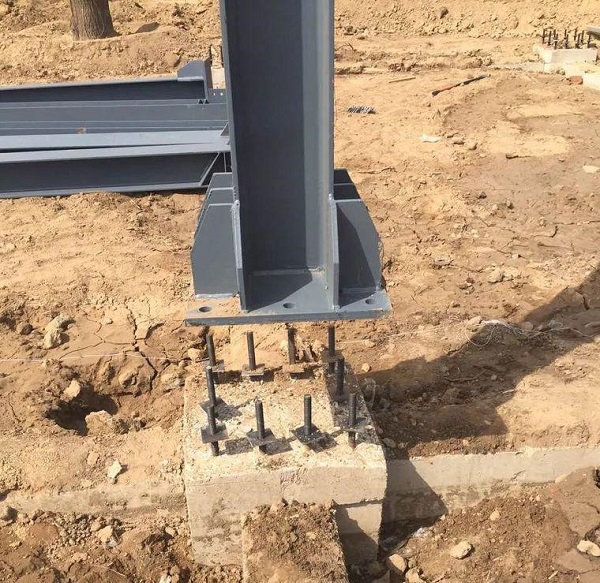 鋼構廠房構件的連接節(jié)點和柱腳設計應注意這幾點